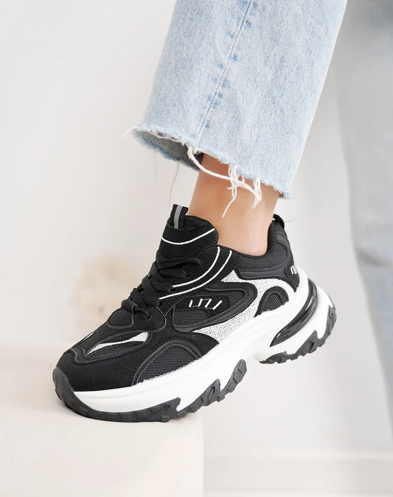 Baskets épaisses noires et blanches femme – Semelle crantée et plateforme