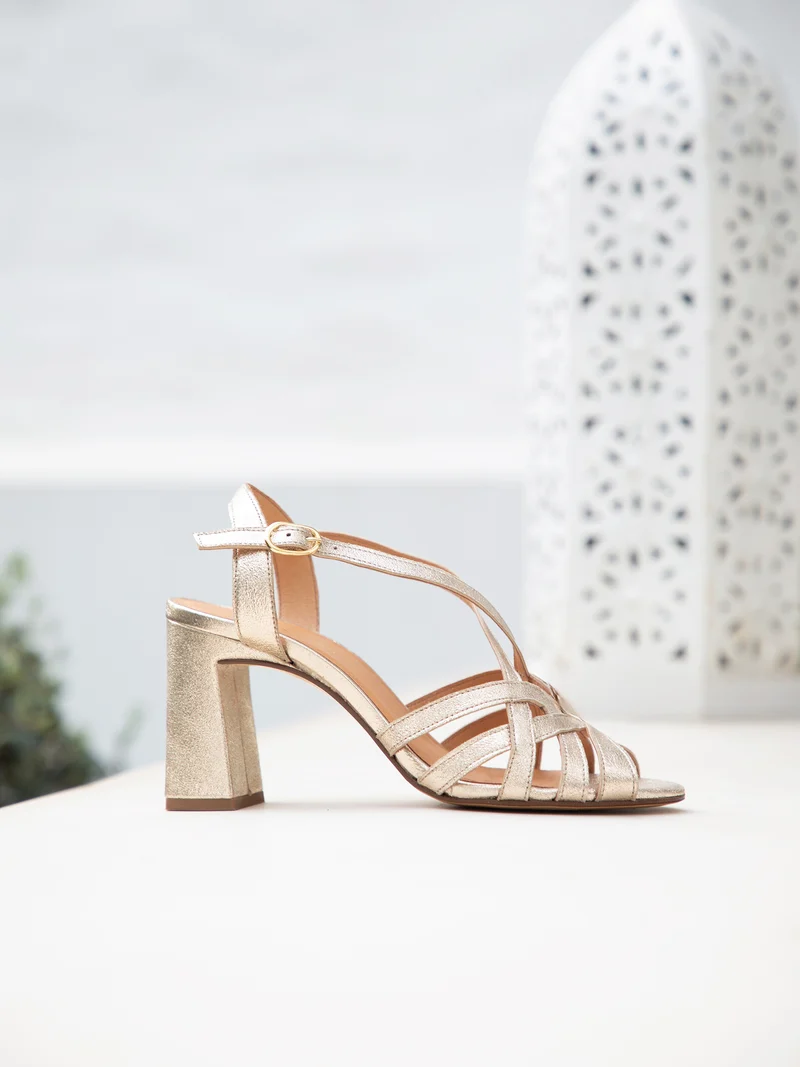 Sandales talon brides croisées cuir doré