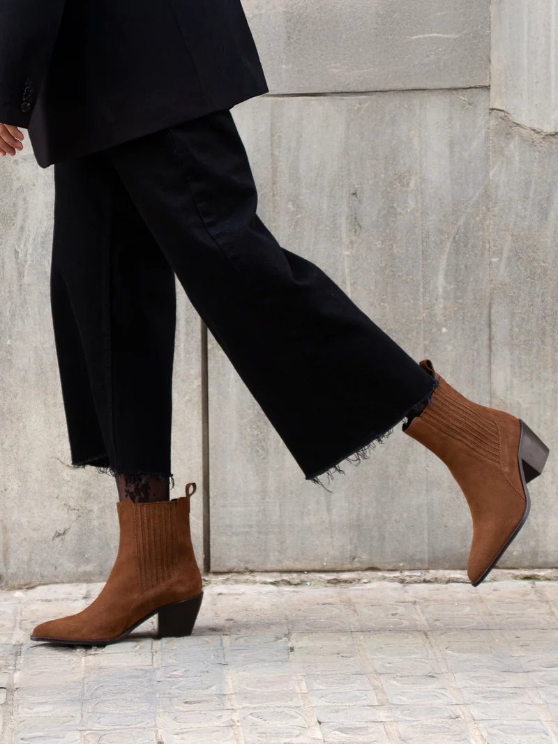 Bottines santiag cuir daim camel