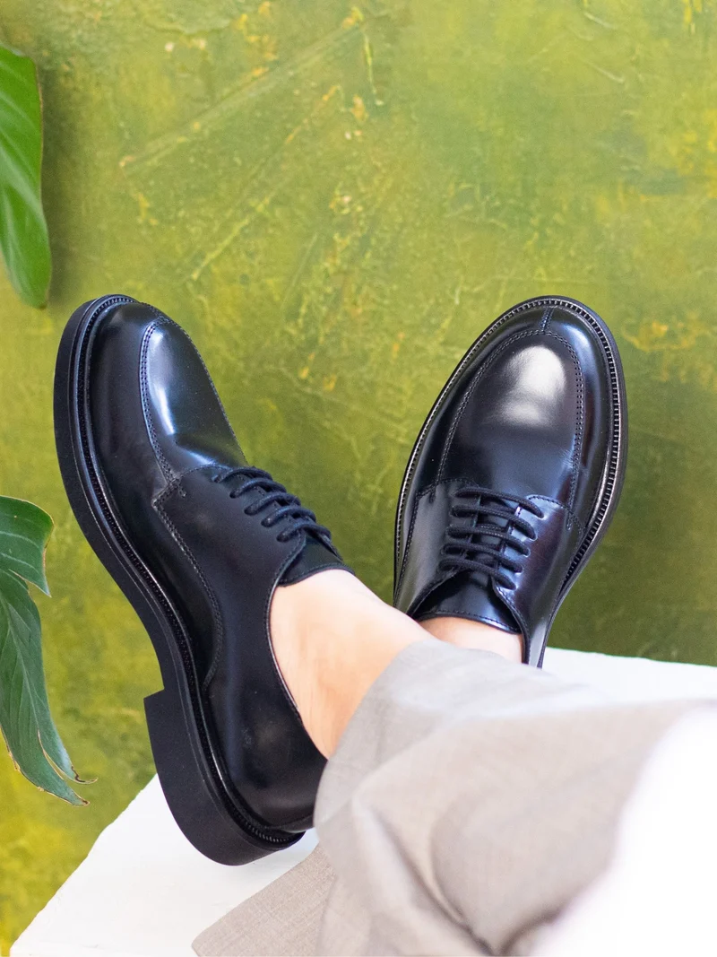 Derbies cuir brillant noir