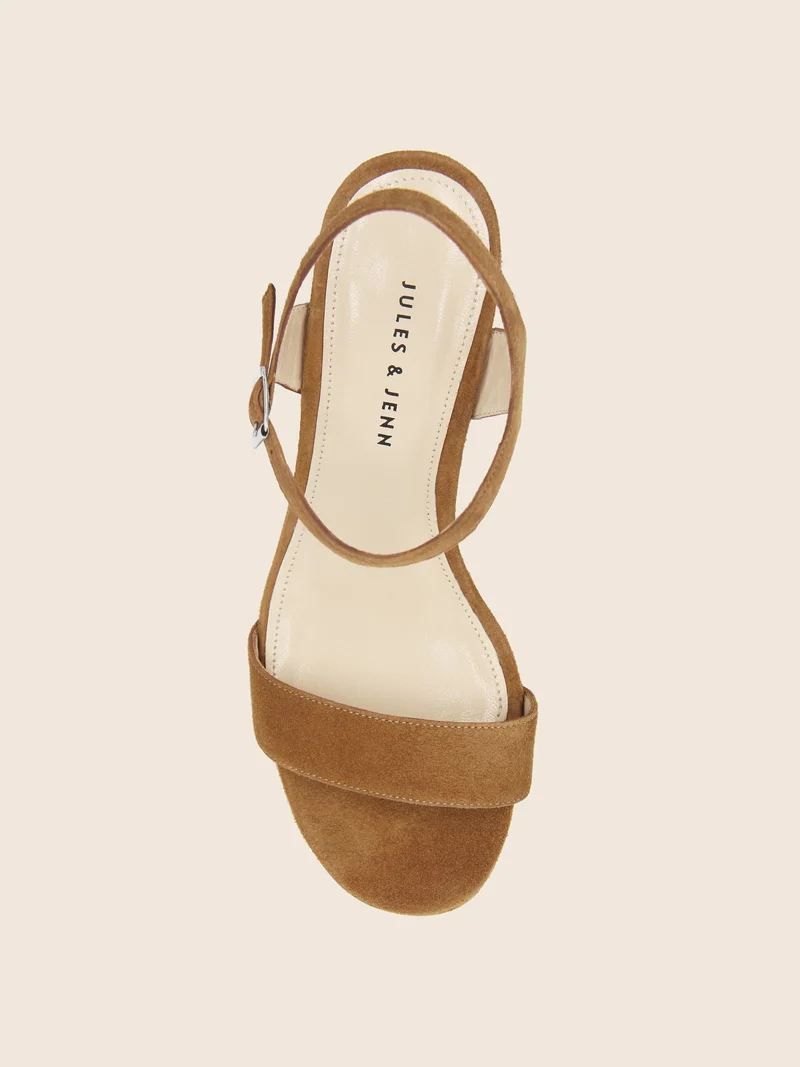 Sandales moyen talon daim cognac