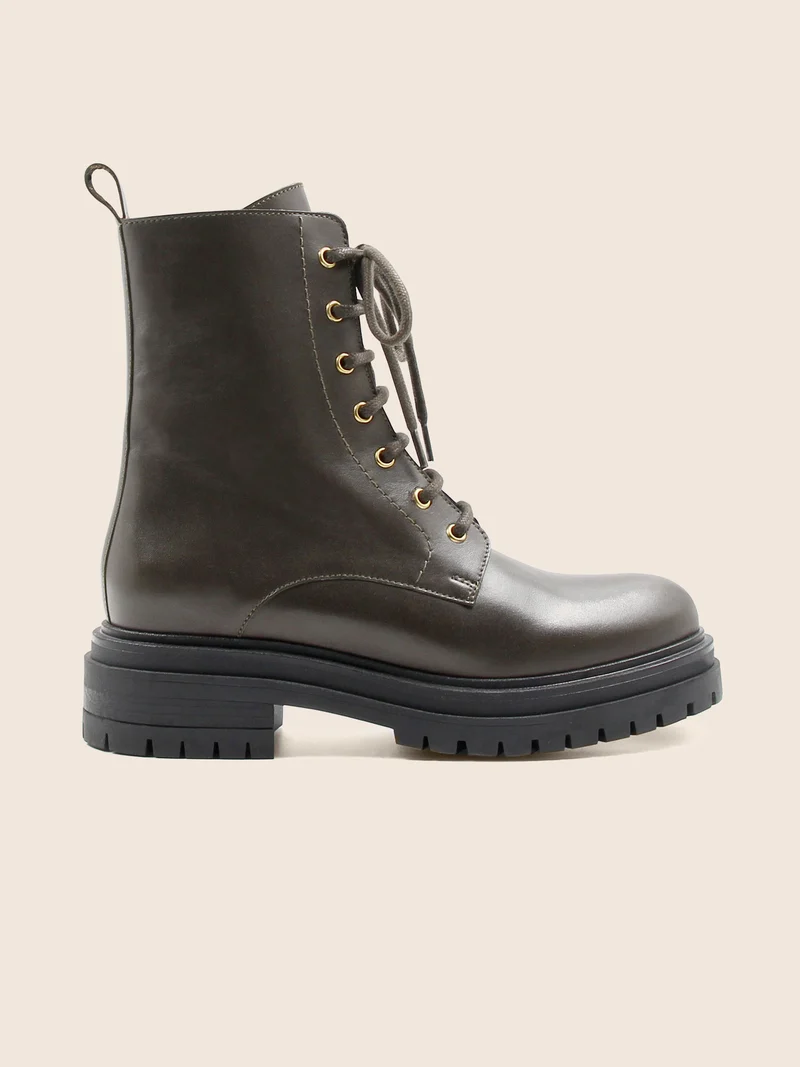 Bottines ranger crantées cuir kaki