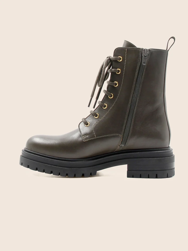 Bottines ranger crantées cuir kaki