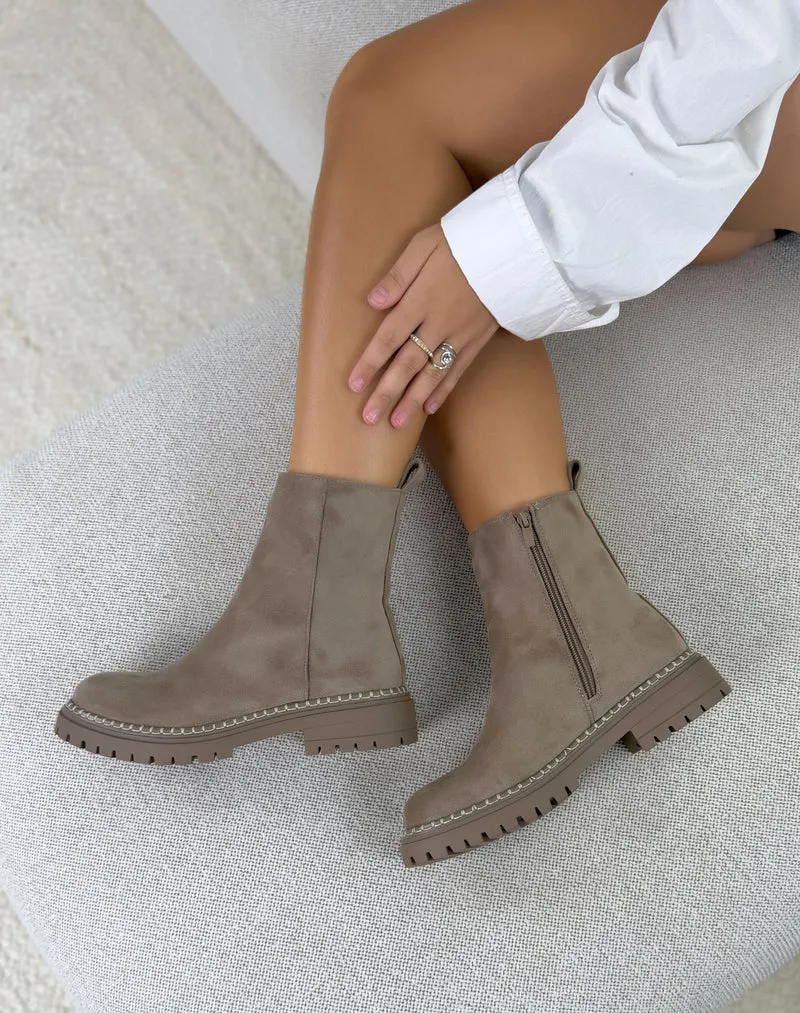 Bottines femme beige tendance en suédine à semelle crantée et bout rond