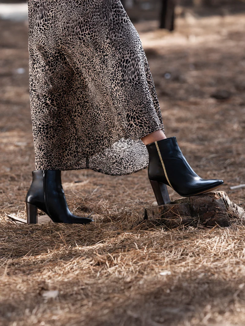 Bottines à talon cuir noir