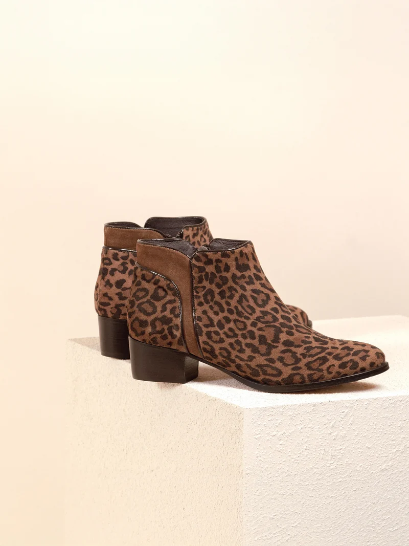 Bottines moyen talon cuir daim léopard