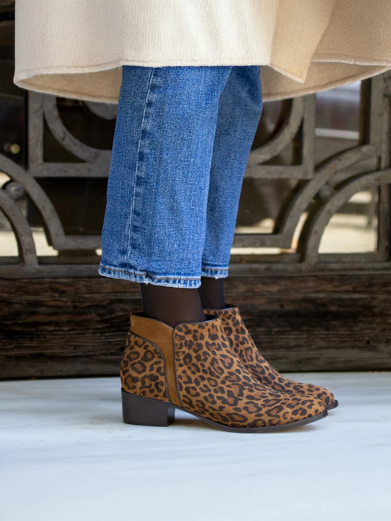 Bottines moyen talon cuir daim léopard