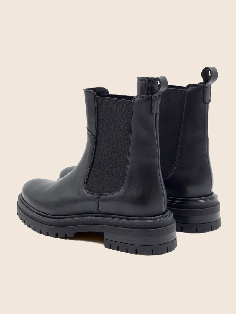Bottines Chelsea crantées cuir noir