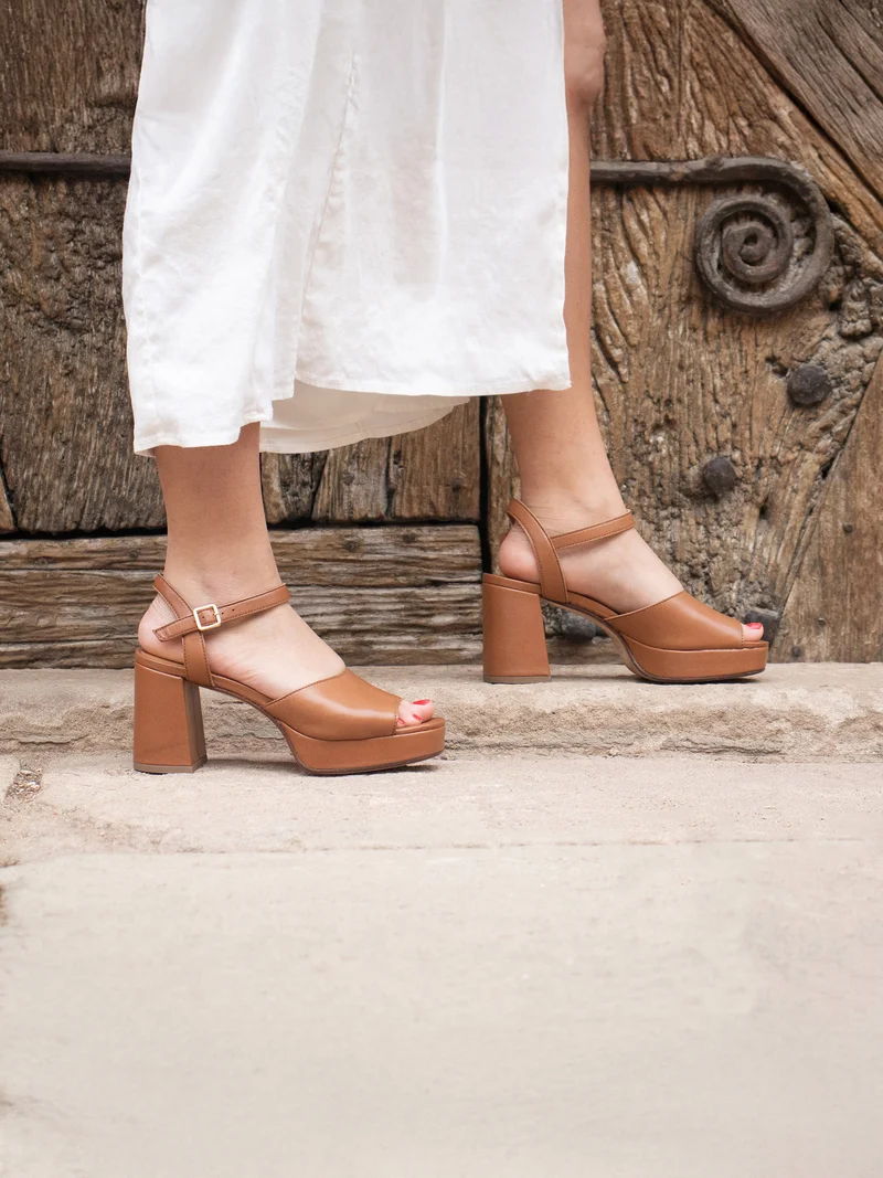 Sandales plateforme cuir camel