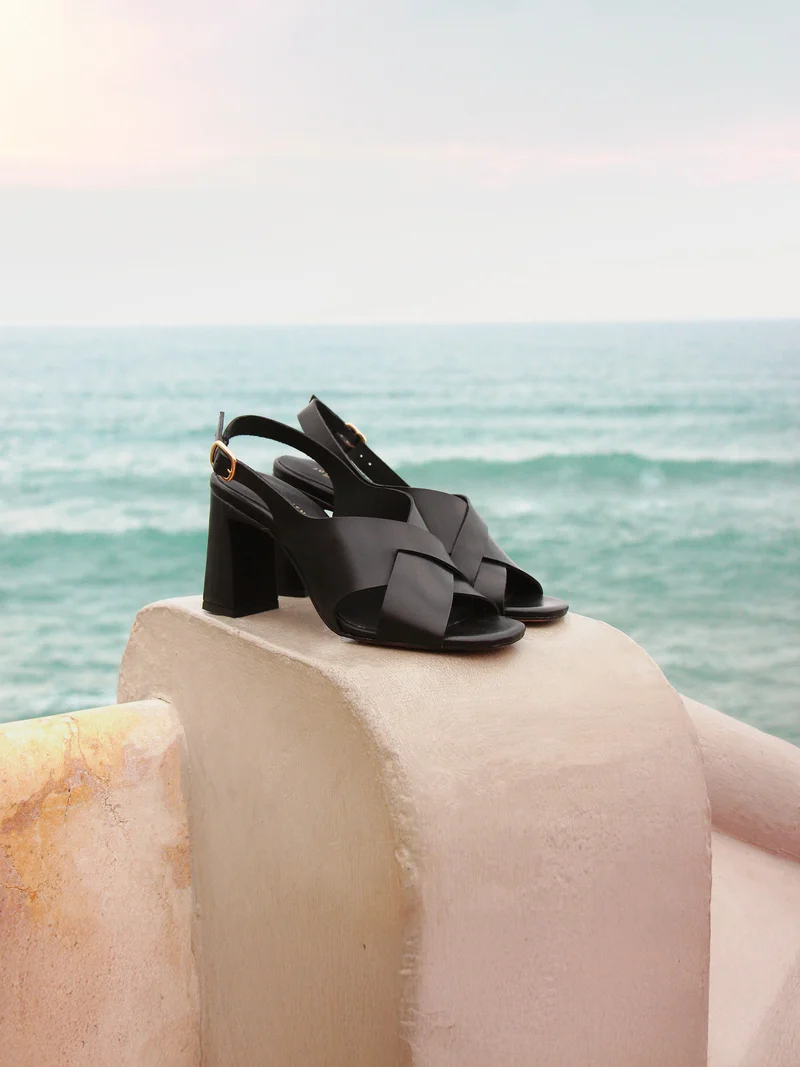 Sandales graphiques cuir noir