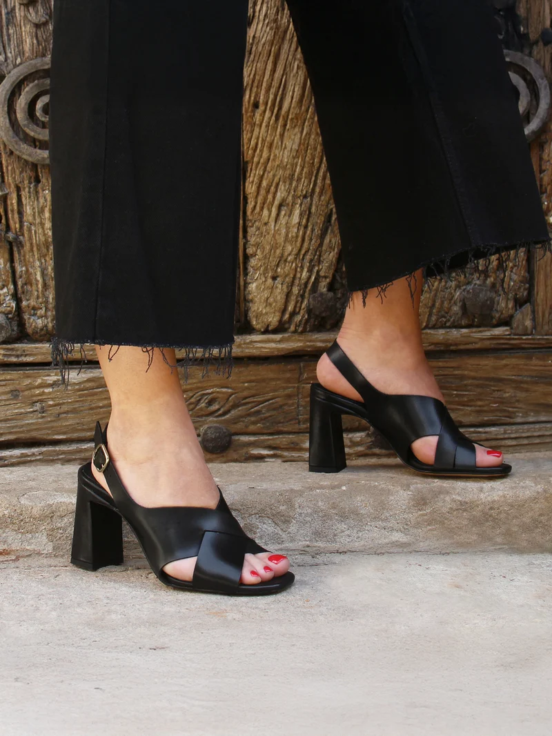 Sandales graphiques cuir noir