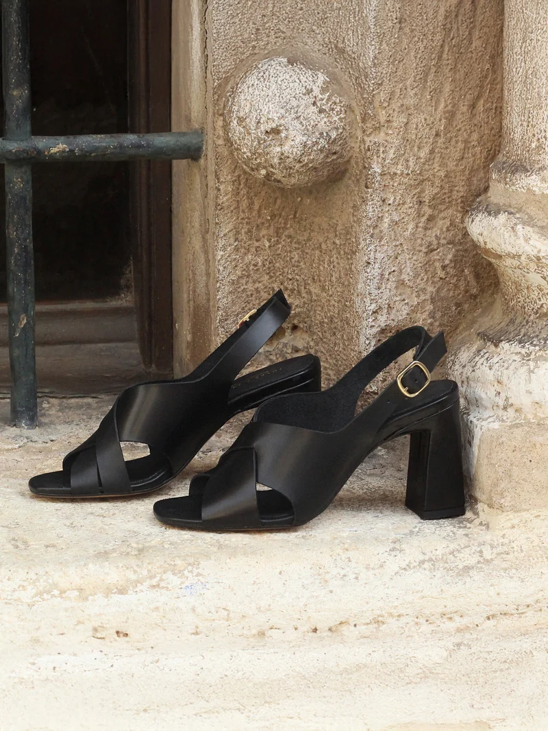 Sandales graphiques cuir noir