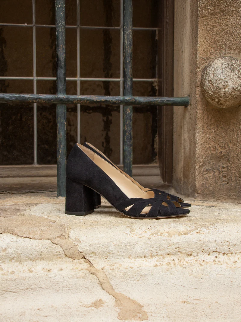 Escarpins découpe cuir daim noir