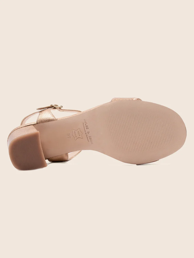 Sandales à talon cuir métallisé rose