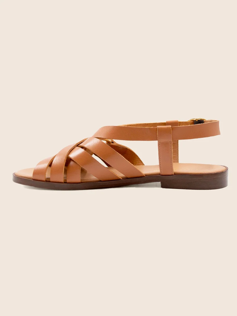 Sandales plates anneau cuir cognac