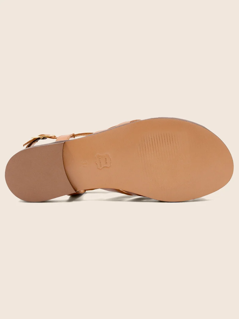 Sandales plates anneau cuir cognac