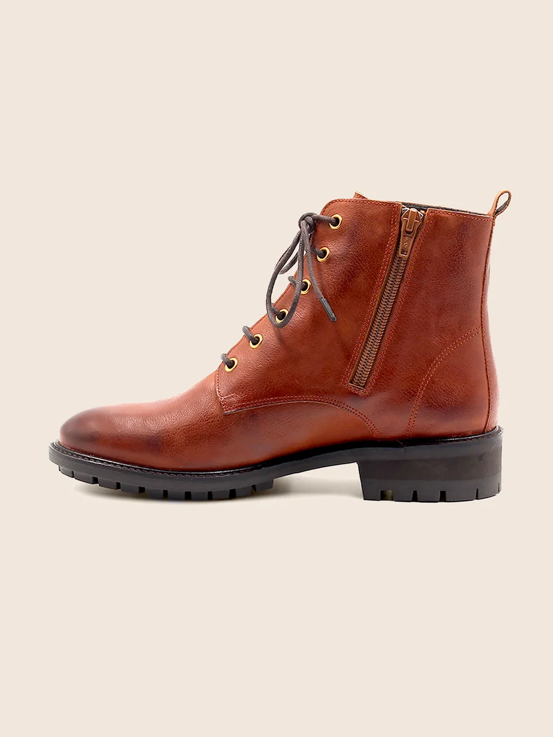 Bottines plates à lacet cuir cognac