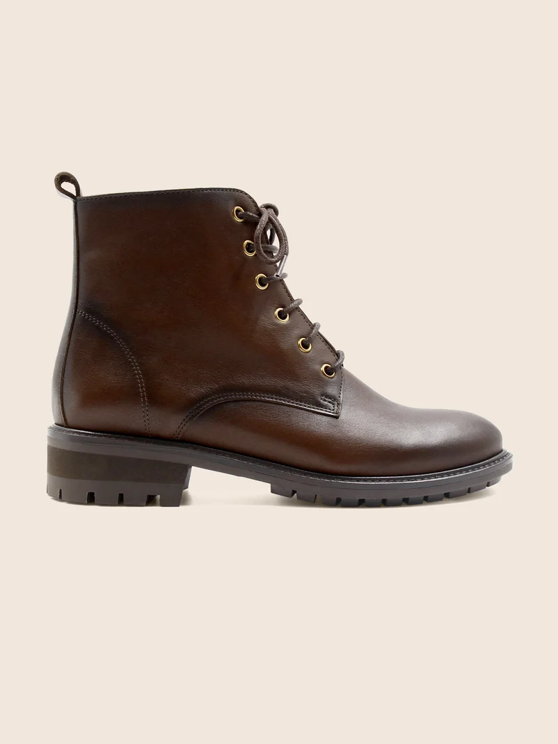 Bottines plates à lacet cuir marron