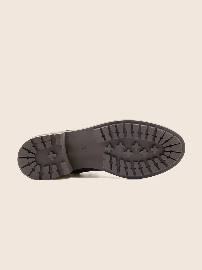 Bottines plates à lacet cuir marron