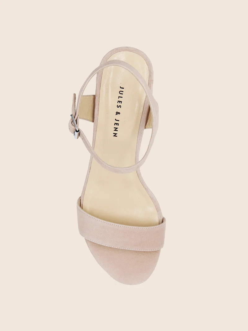 Sandales moyen talon daim beige
