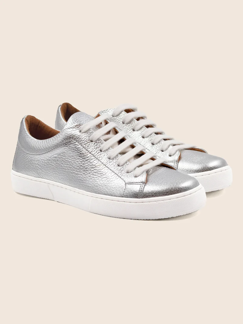 Tennis lacet cuir grainé métallisé argenté