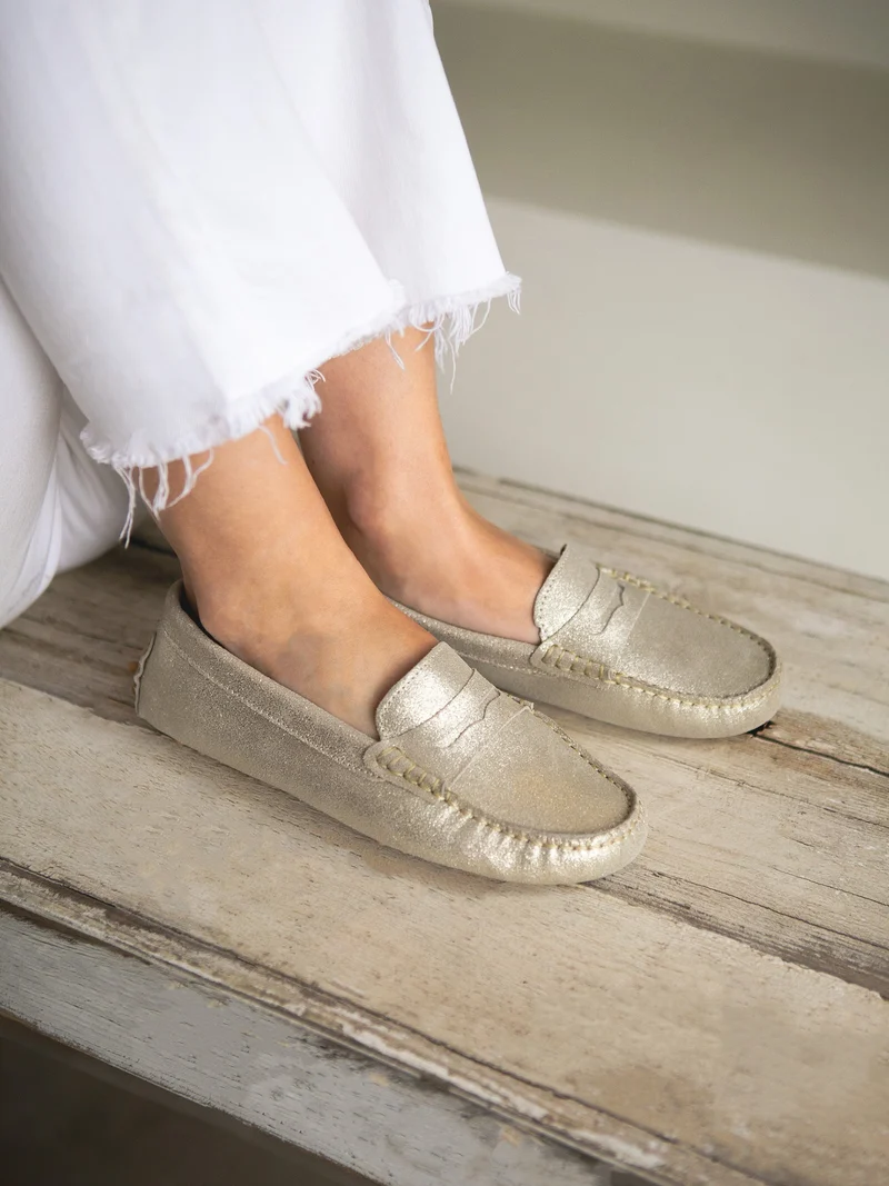 Mocassins cuir daim métallisé doré