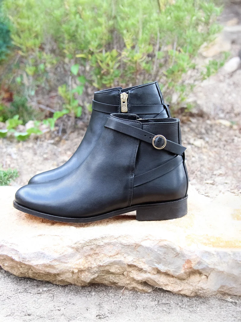 Bottines cavalières plates cuir noir