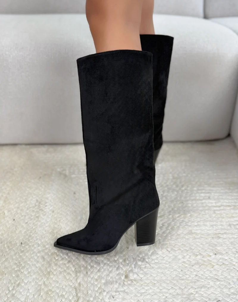 Bottes femme noires tendance en suédine à tige large et bout pointu