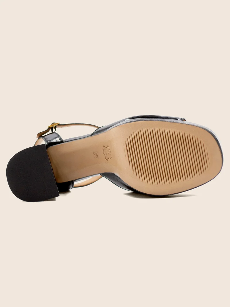 Sandales plateforme cuir vernis noir
