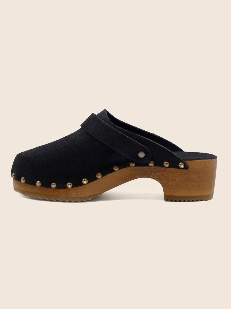 Sabots bois brides cuir daim noir