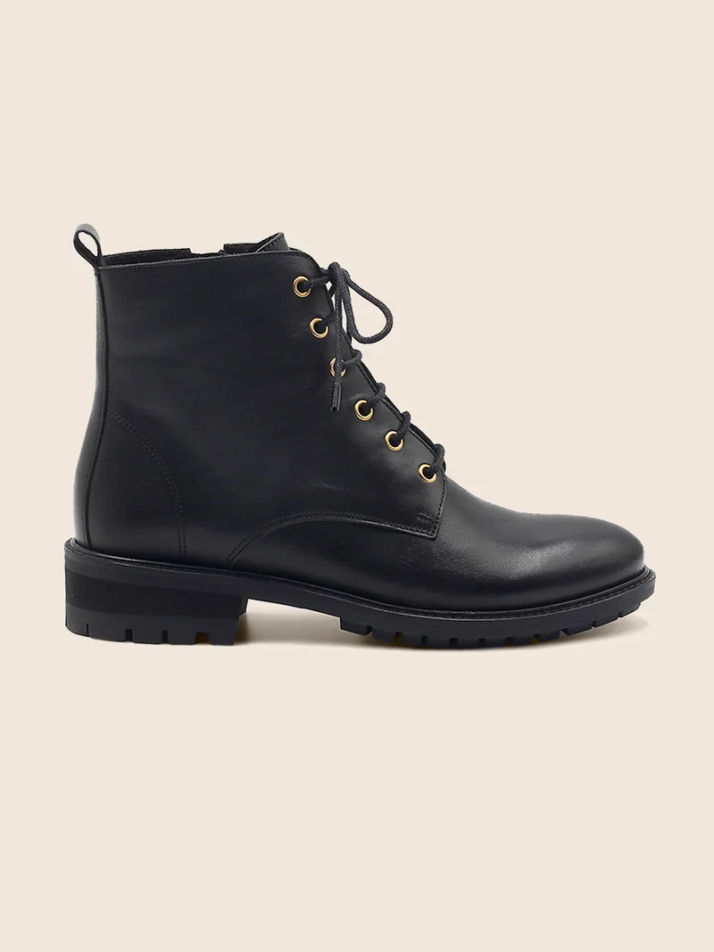 Bottines plates à lacet cuir noir