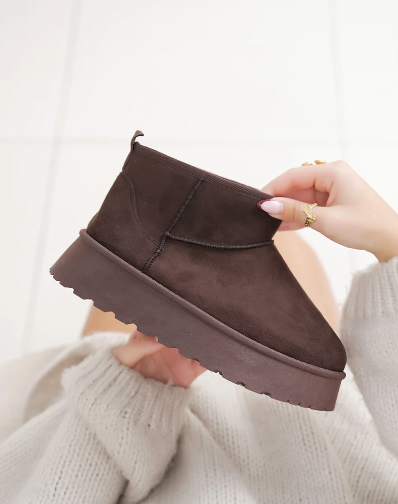 Bottines basses en suédine marron à plateforme fourrées