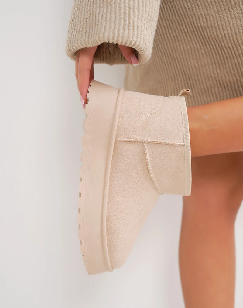 Bottines basses en suédine beige à plateforme fourrées