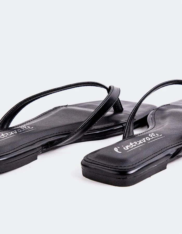 Crina Black