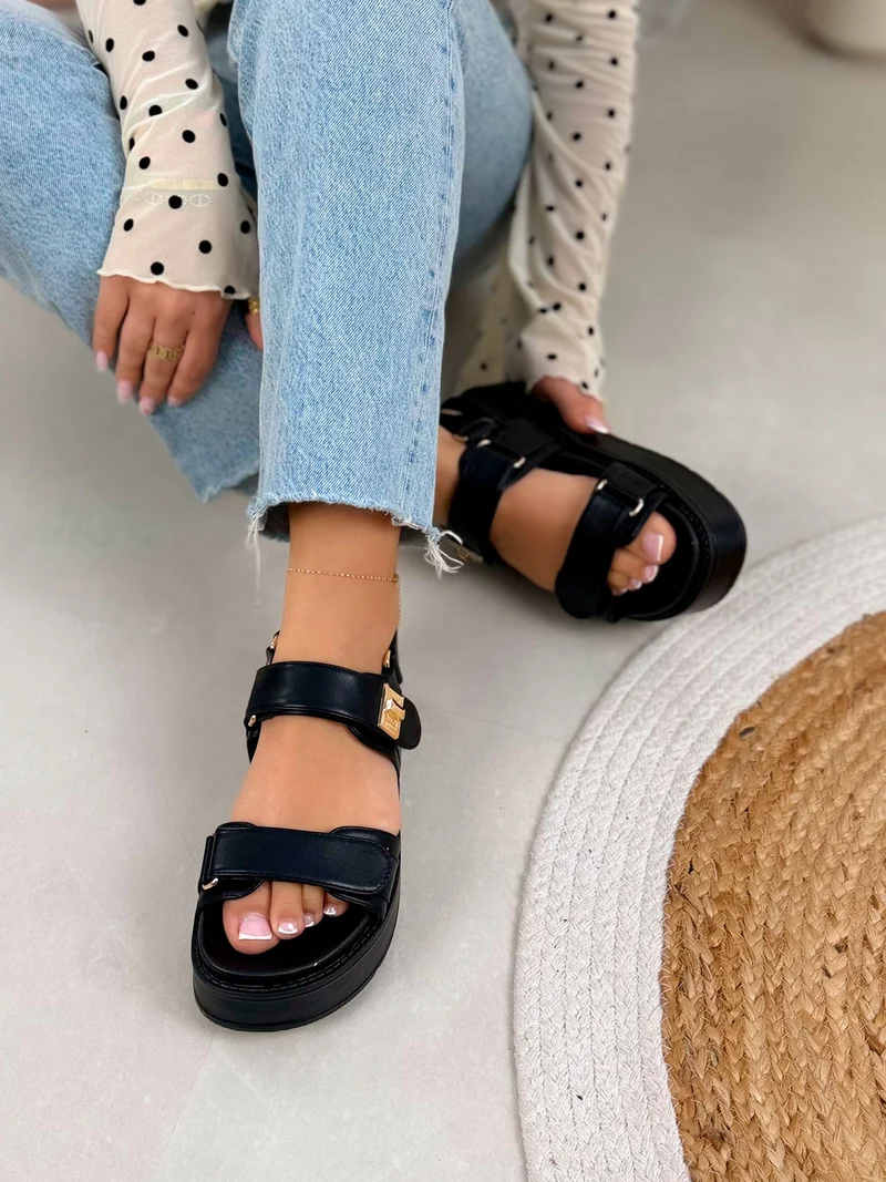 Nu-pieds femme noirs tendance à plateforme épaisse avec doubles scratchs dorés