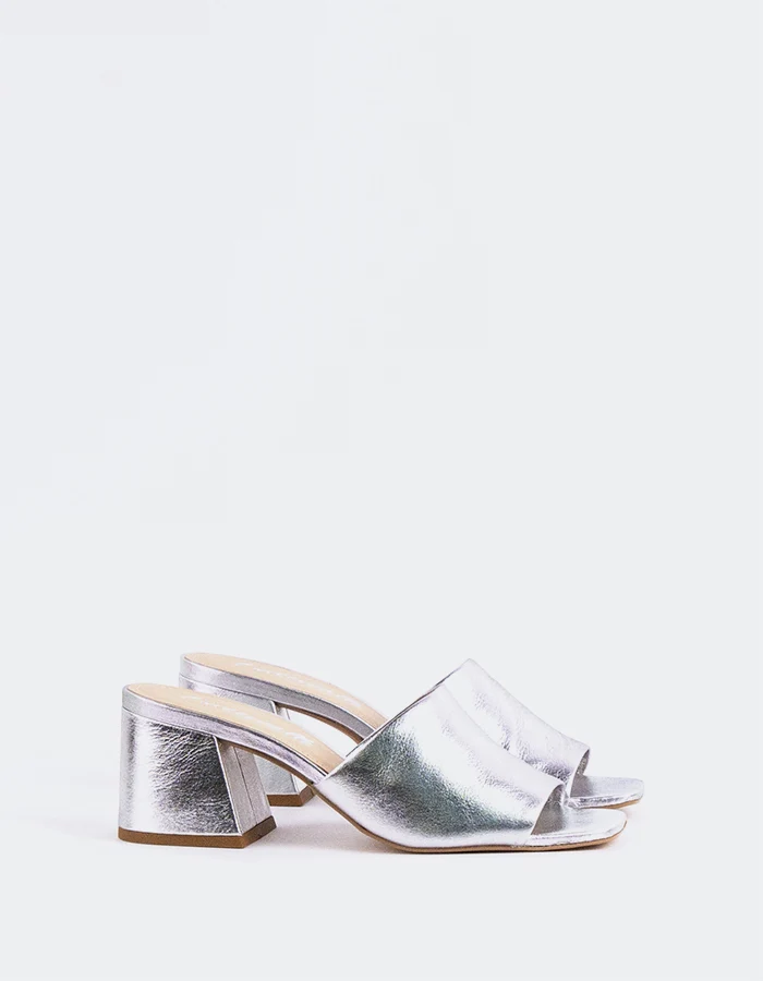 Clarabelle Silver Leather