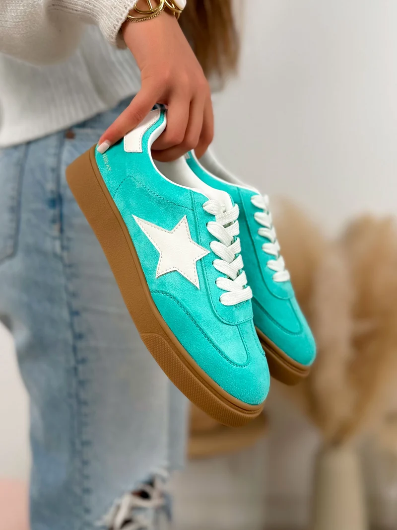 Basket femme bleu turquoise tendance en suédine avec étoile blanche et semelle plate