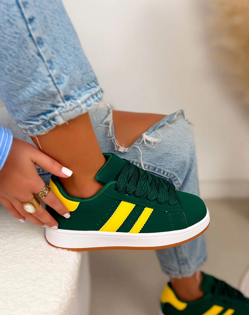Basket femme verte tendance avec lacets et bandes jaunes