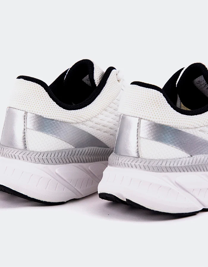 Beaters White