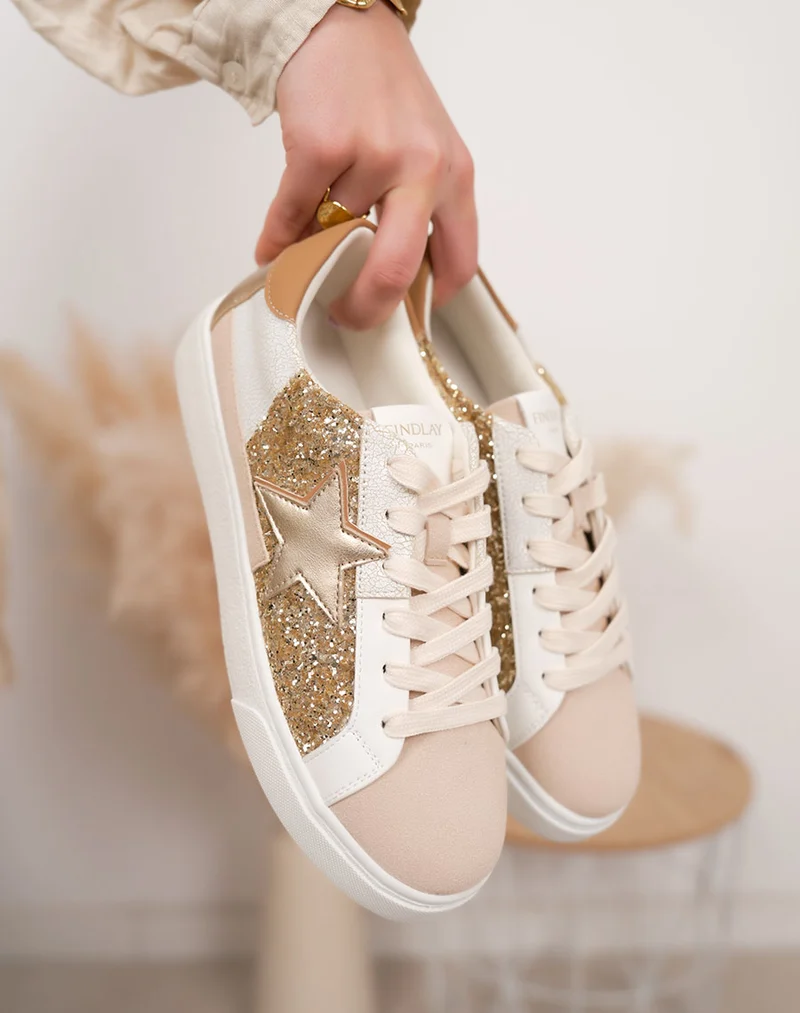 Basket femme beige tendance à paillettes dorées avec étoile blanche et lacets beige