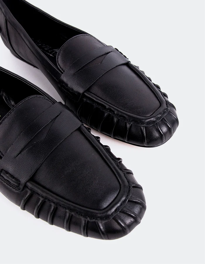 Floraya Black Leather
