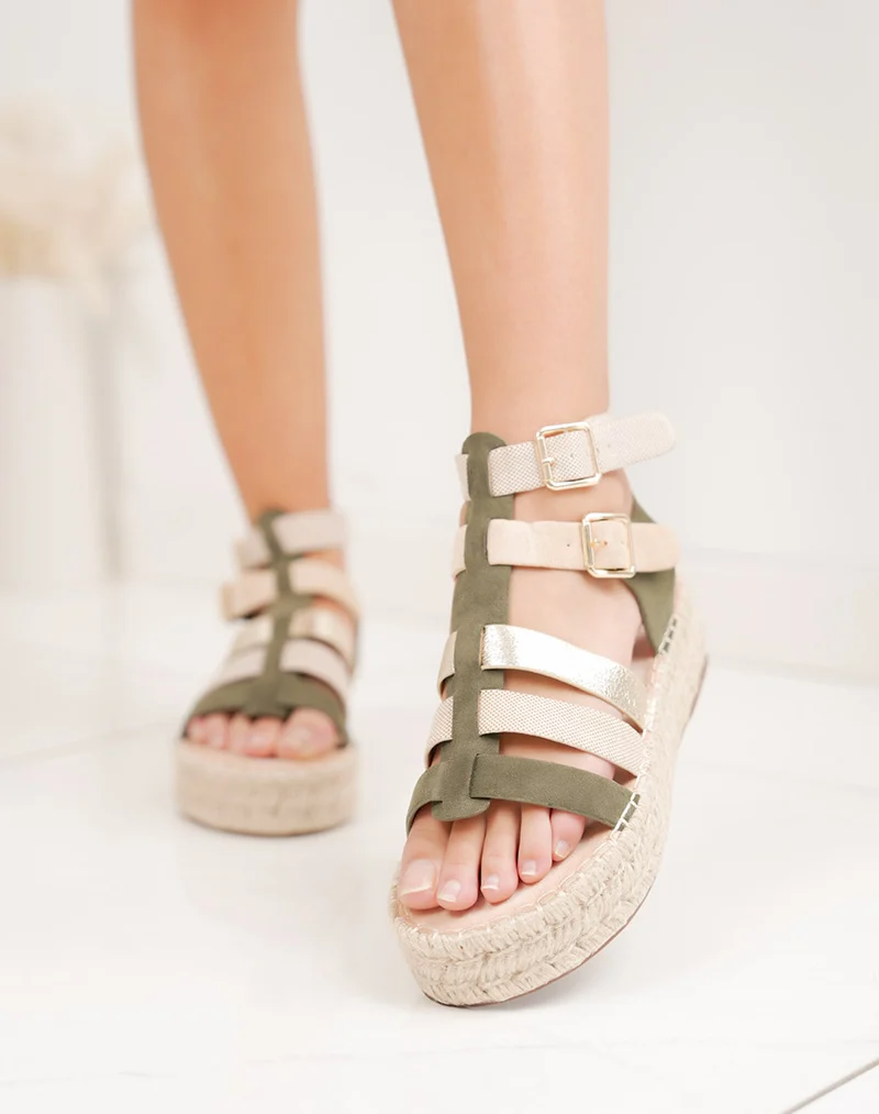 Sandale femme vert kaki élégante à brides beige et doré avec plateforme en osier