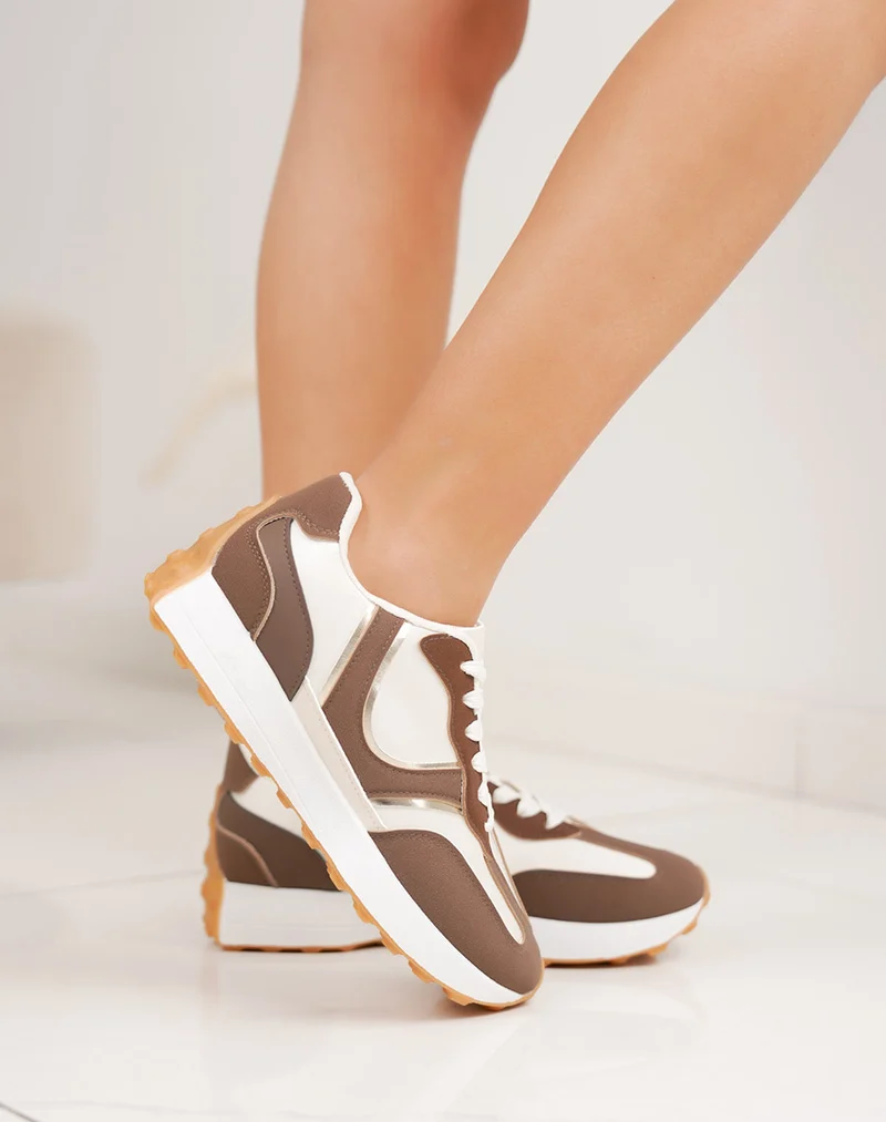 Basket femme marron élégante à empiècements dorés et plateforme blanche