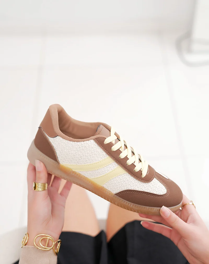 Basket femme marron élégante à détail tissé beige et lacets jaune clair