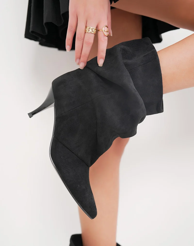 Bottines femme noires élégantes en suédine à talon aiguille et tige plissée