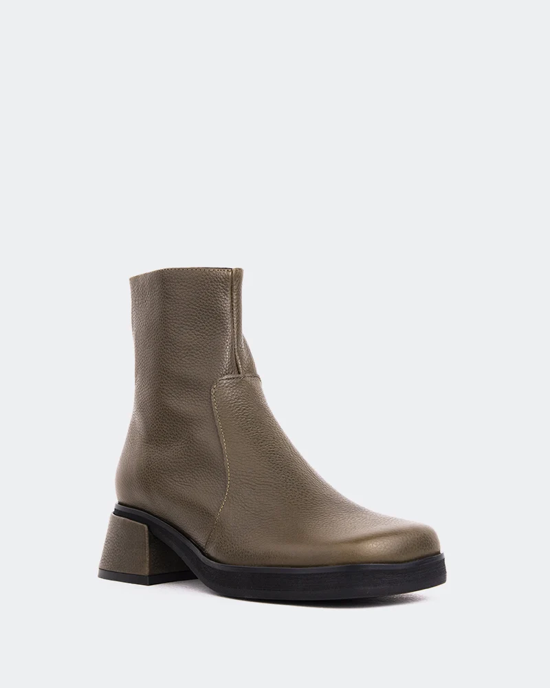 Lamarck Khaki Leather