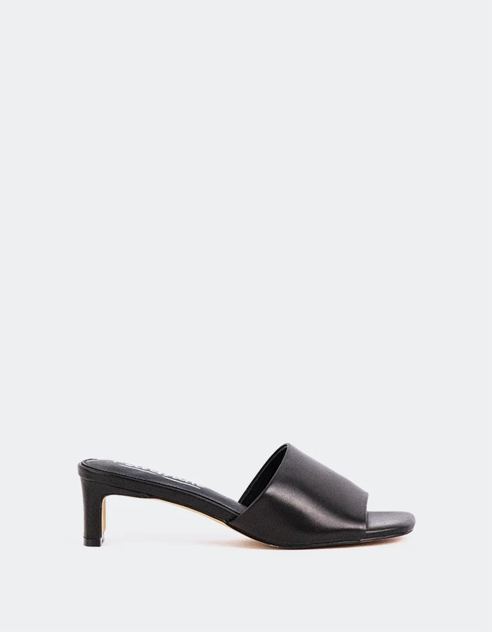 Kyanna Black Leather