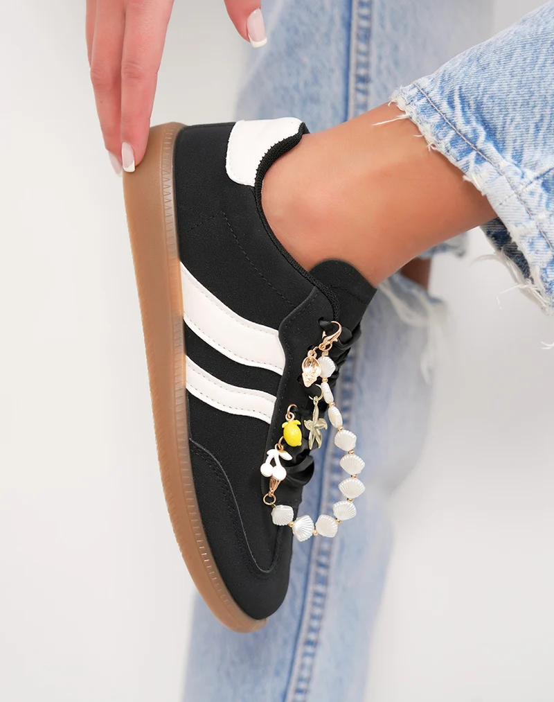 Basket femme noire tendance avec empiècement blanc et bijoux amovibles