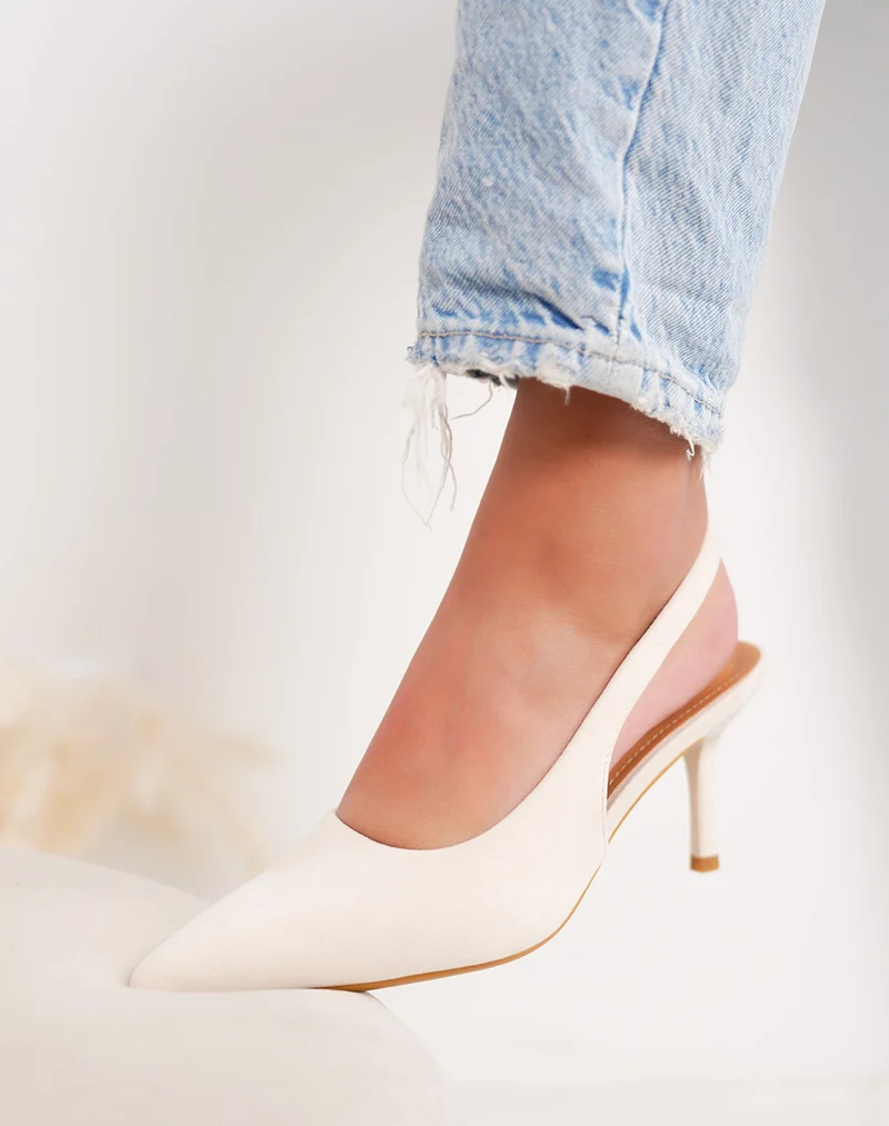 Escarpin femme beige élégant en suédine avec lanière arrière raffinée