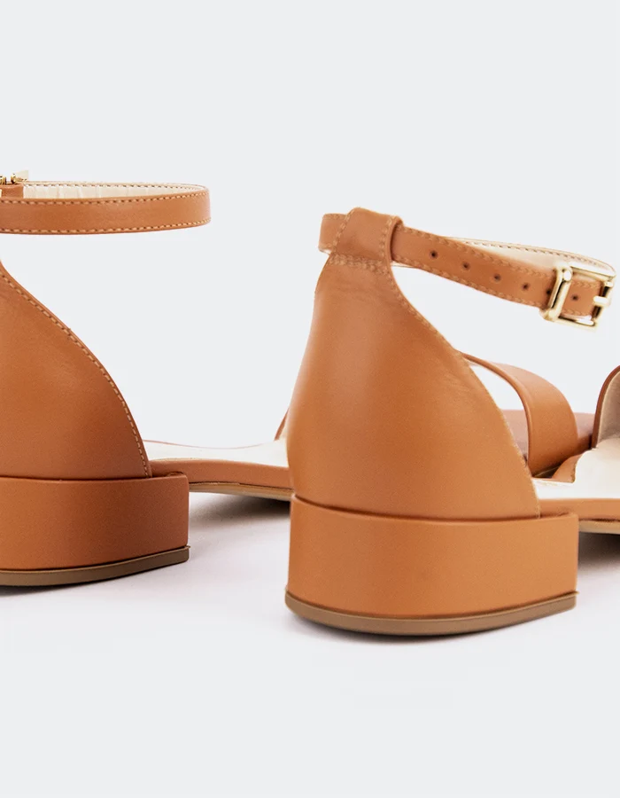 Yanna Tan Leather